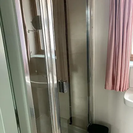 Iniscealtra Mini Bedsit