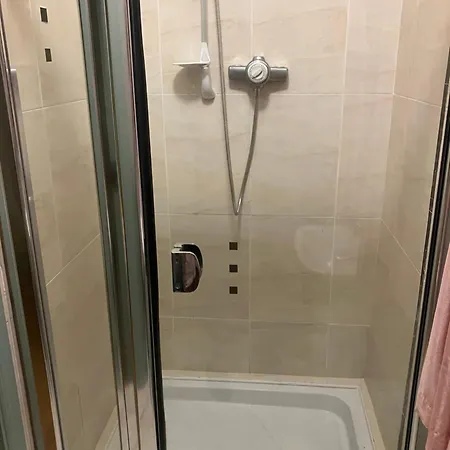 Iniscealtra Mini Bedsit