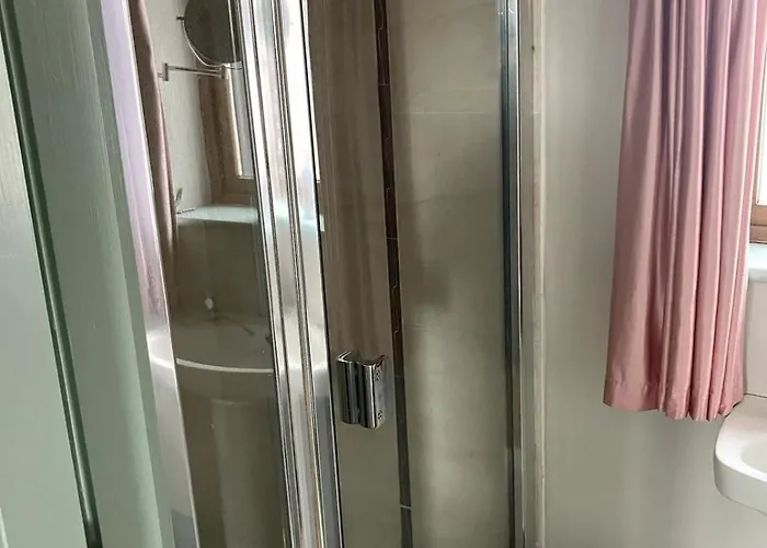 Iniscealtra Mini Bedsit