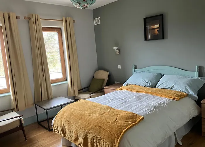 Апартаменты Iniscealtra Mini Bedsit *